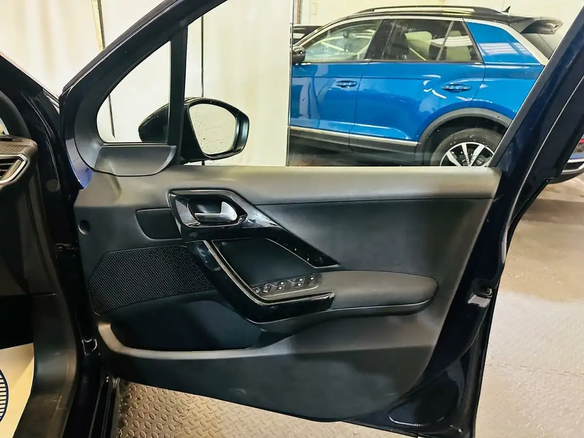 2019-peugeot-208-12-puretech-tech-edition-82bhp-big-43
