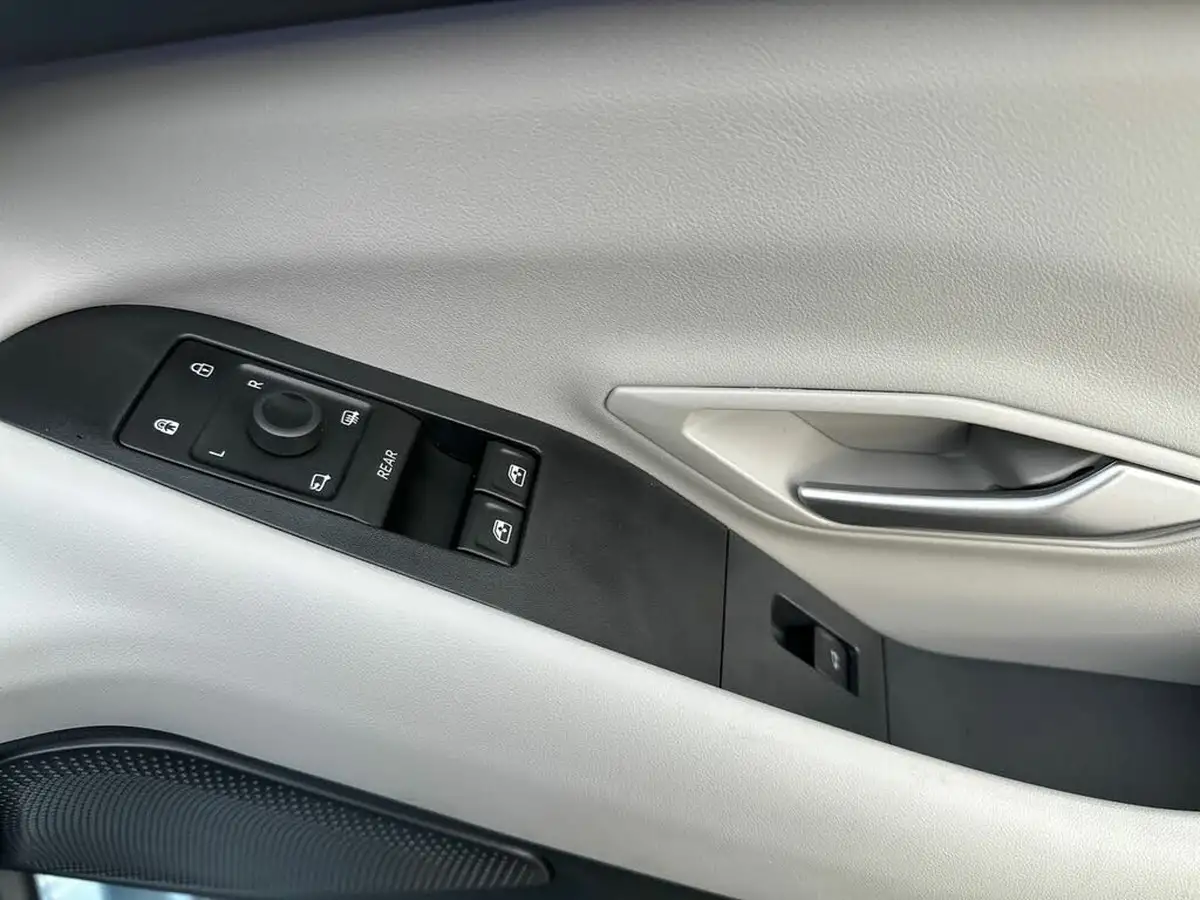 2024-ford-explorer-e-premium-286ps-77kwh-big-24