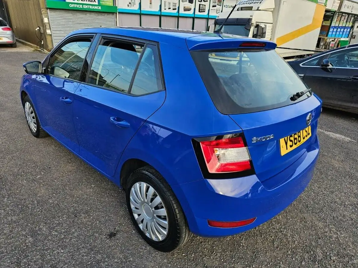 2018-skoda-fabia-10-mpi-s-ss-hatchback-big-10