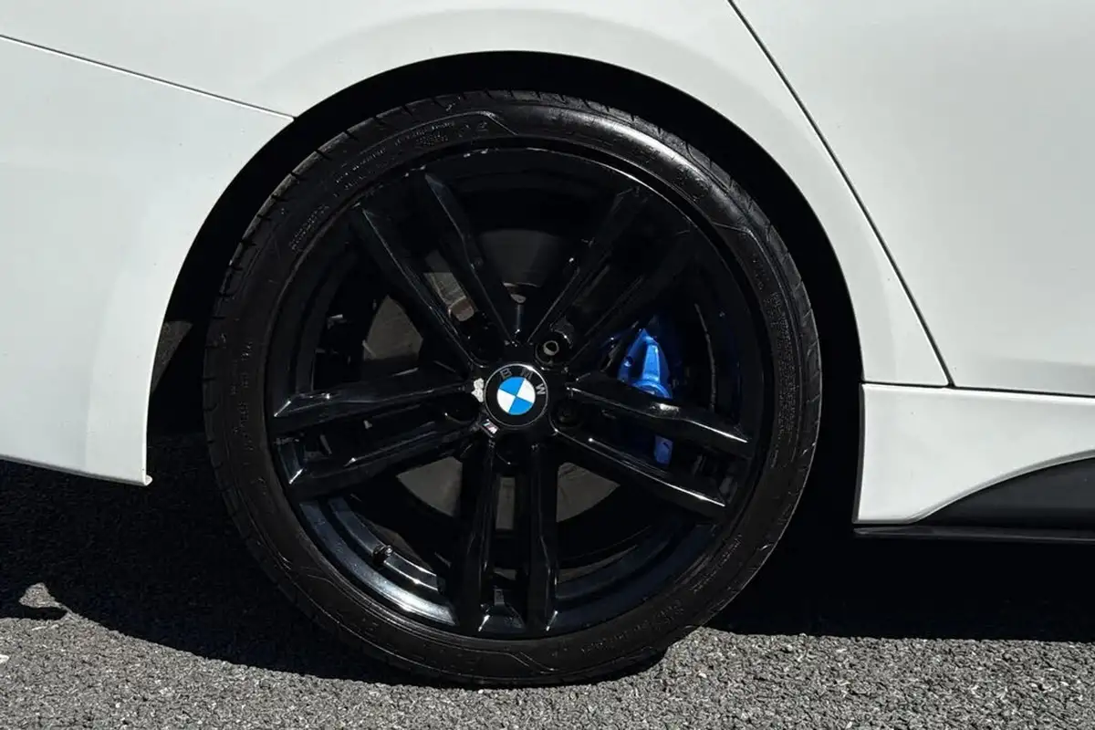 2018-bmw-3-series-20-320i-m-sport-shadow-edition-saloon-4d-auto-big-10