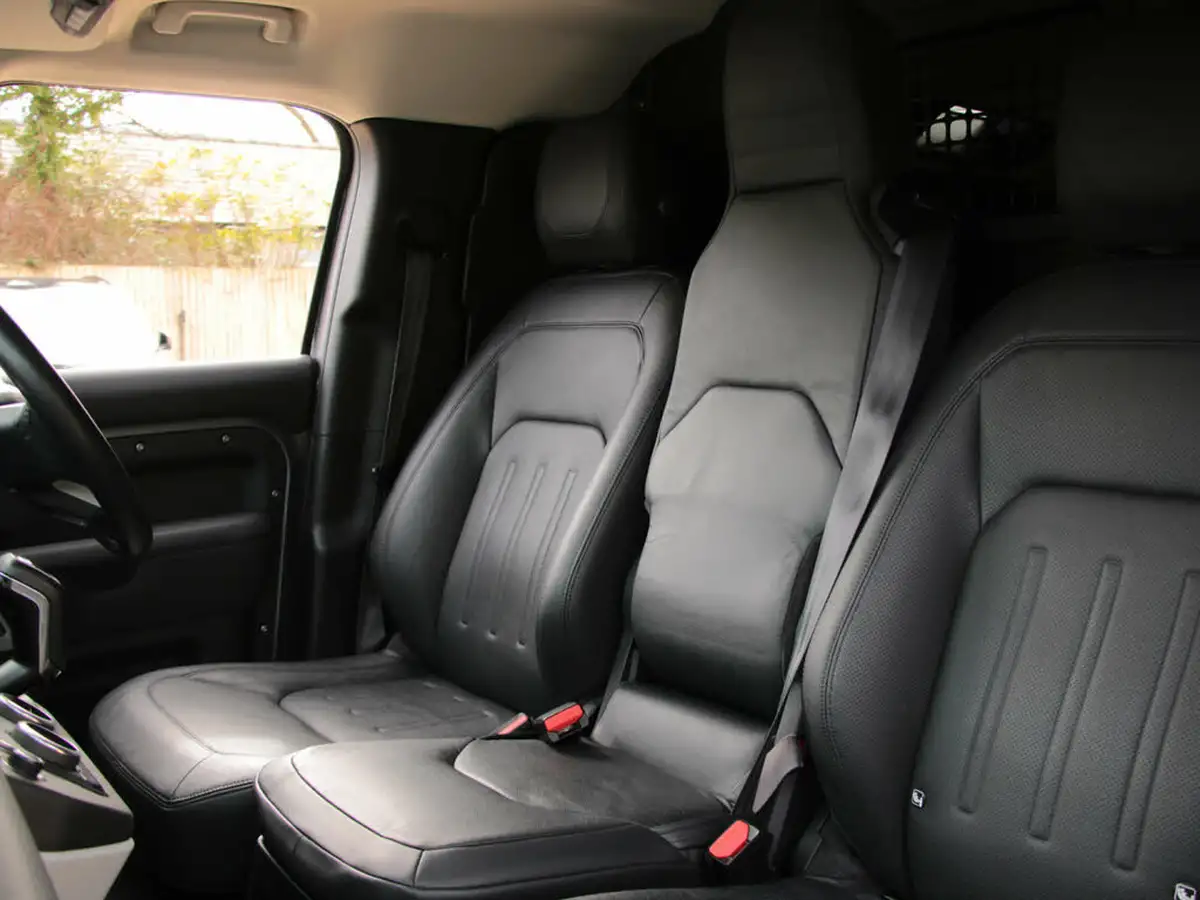 2021-land-rover-110-defender-30-d250-hard-top-se-110-big-11