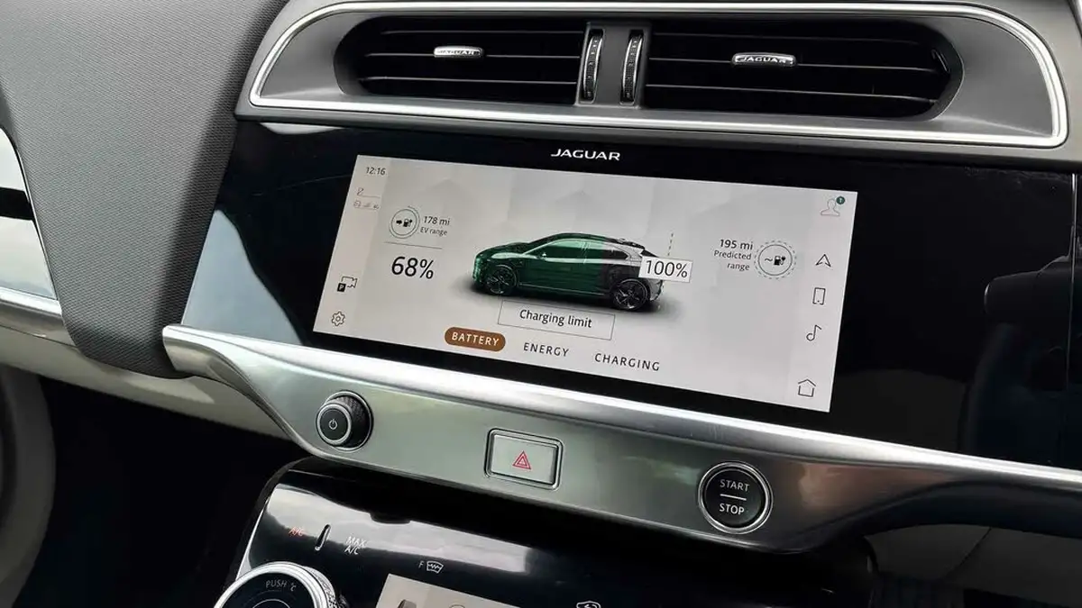 2023-jaguar-i-pace-ev400-hse-black-big-36