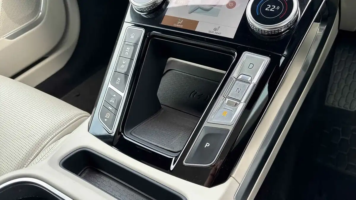 2023-jaguar-i-pace-ev400-hse-black-big-12