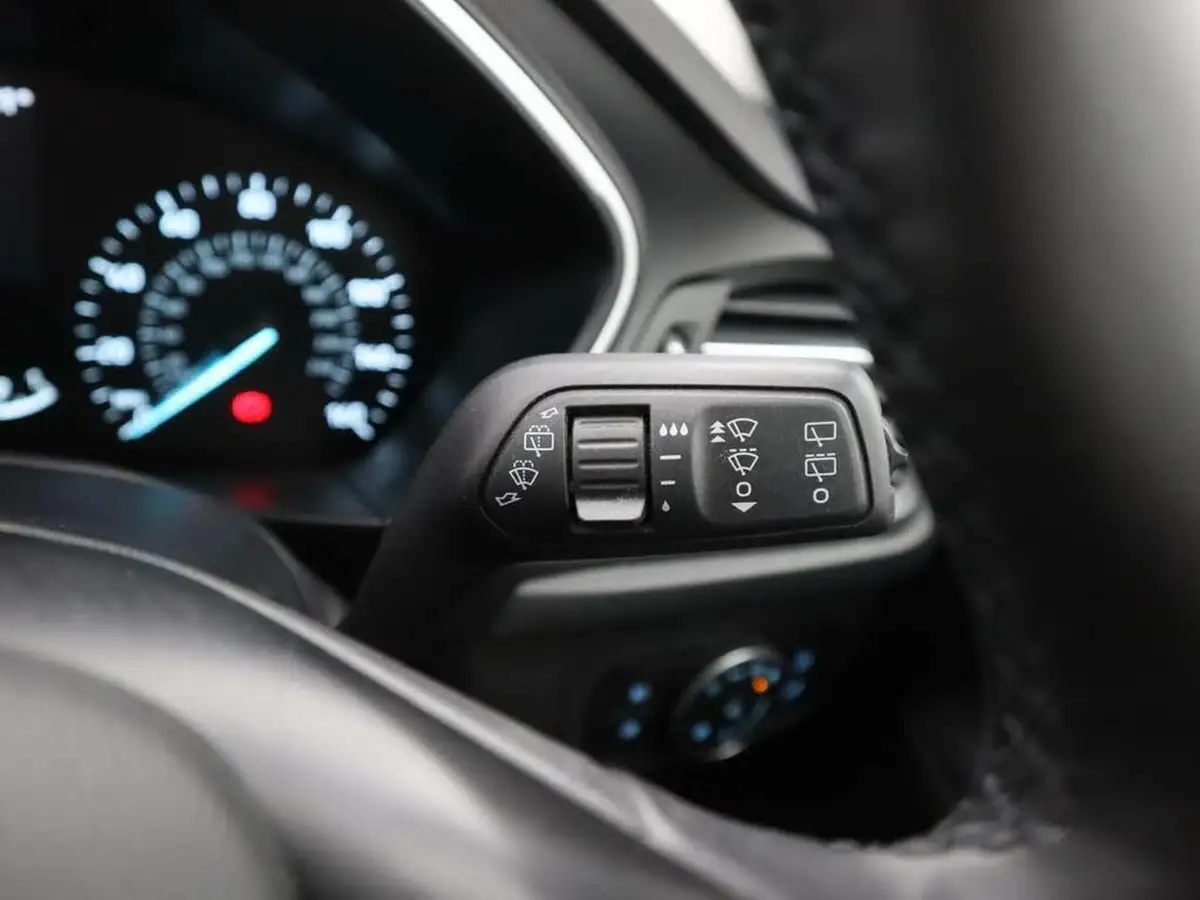 2020-ford-focus-15-zetec-120ps-hatchback-big-26
