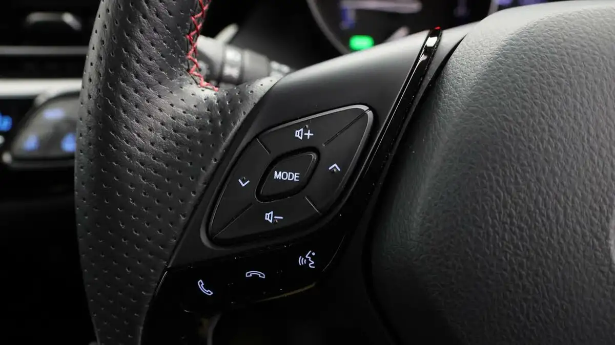 2021-toyota-c-hr-18-vvt-i-gr-sport-big-21