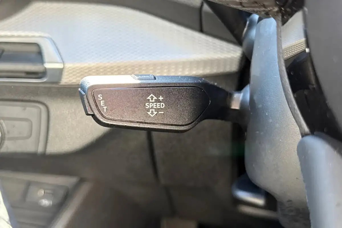 2021-audi-q2-10-30-tfsi-technik-big-46