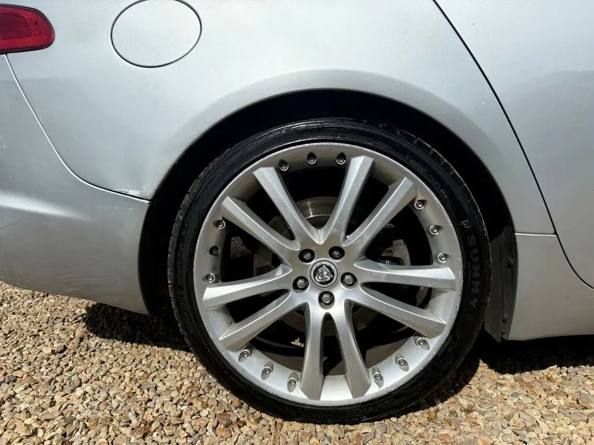 2010-jaguar-xf-30td-premium-luxury-big-13