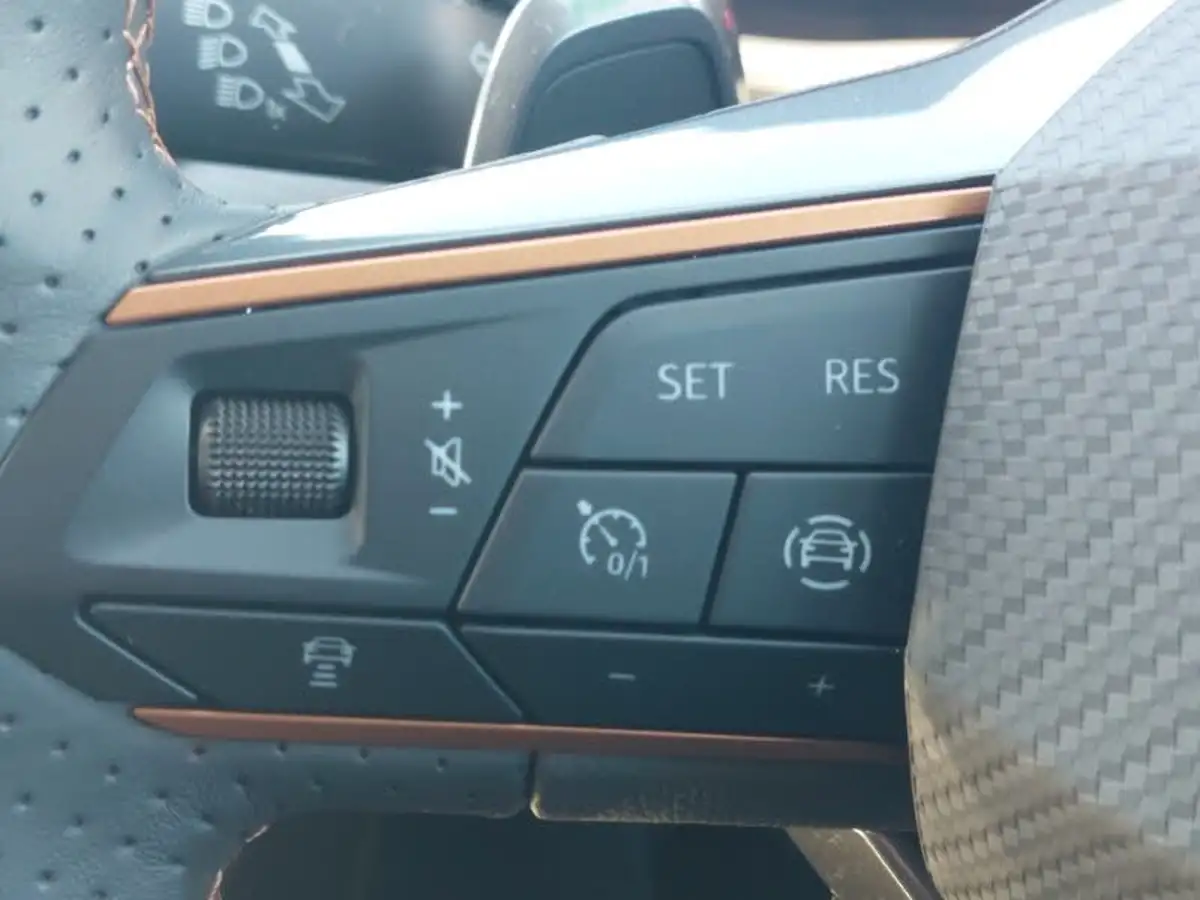 2024-cupra-leon-nf-15-etsi-v1-hatchback-big-17