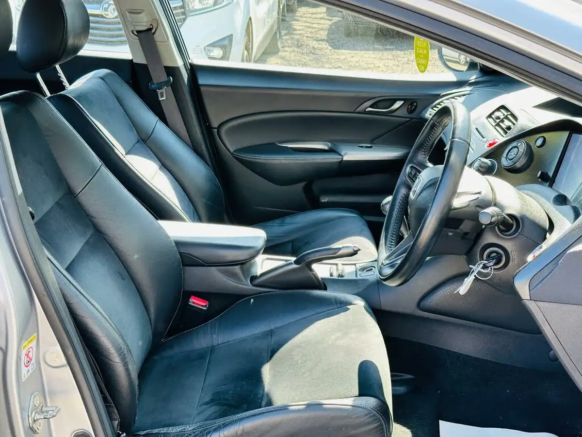 2011-honda-civic-18-si-i-vtec-big-30