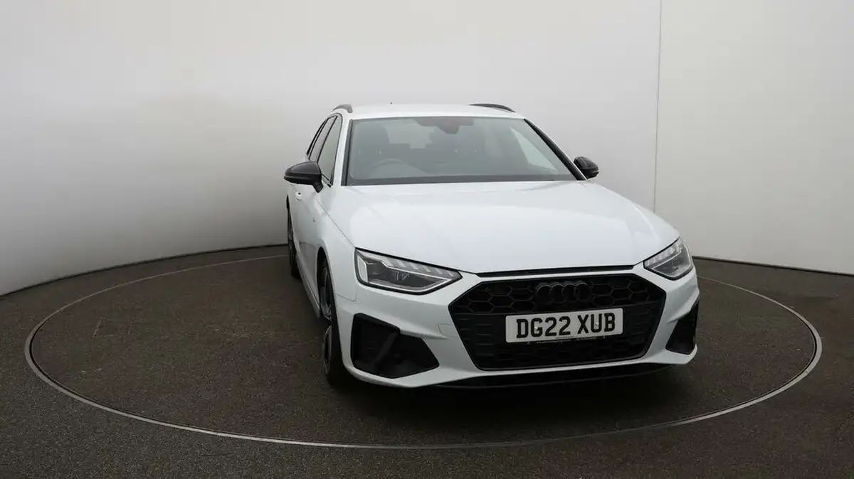 2022-audi-a4-avant-20-35-tfsi-black-edition-s-tronic-big-34