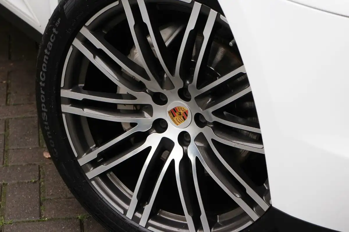 2016-porsche-macan-30td-s-big-75