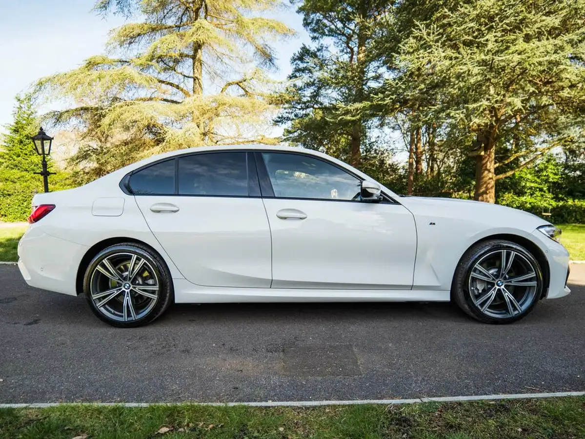 2020-bmw-3-series-20-330e-m-sport-saloon-4d-big-6