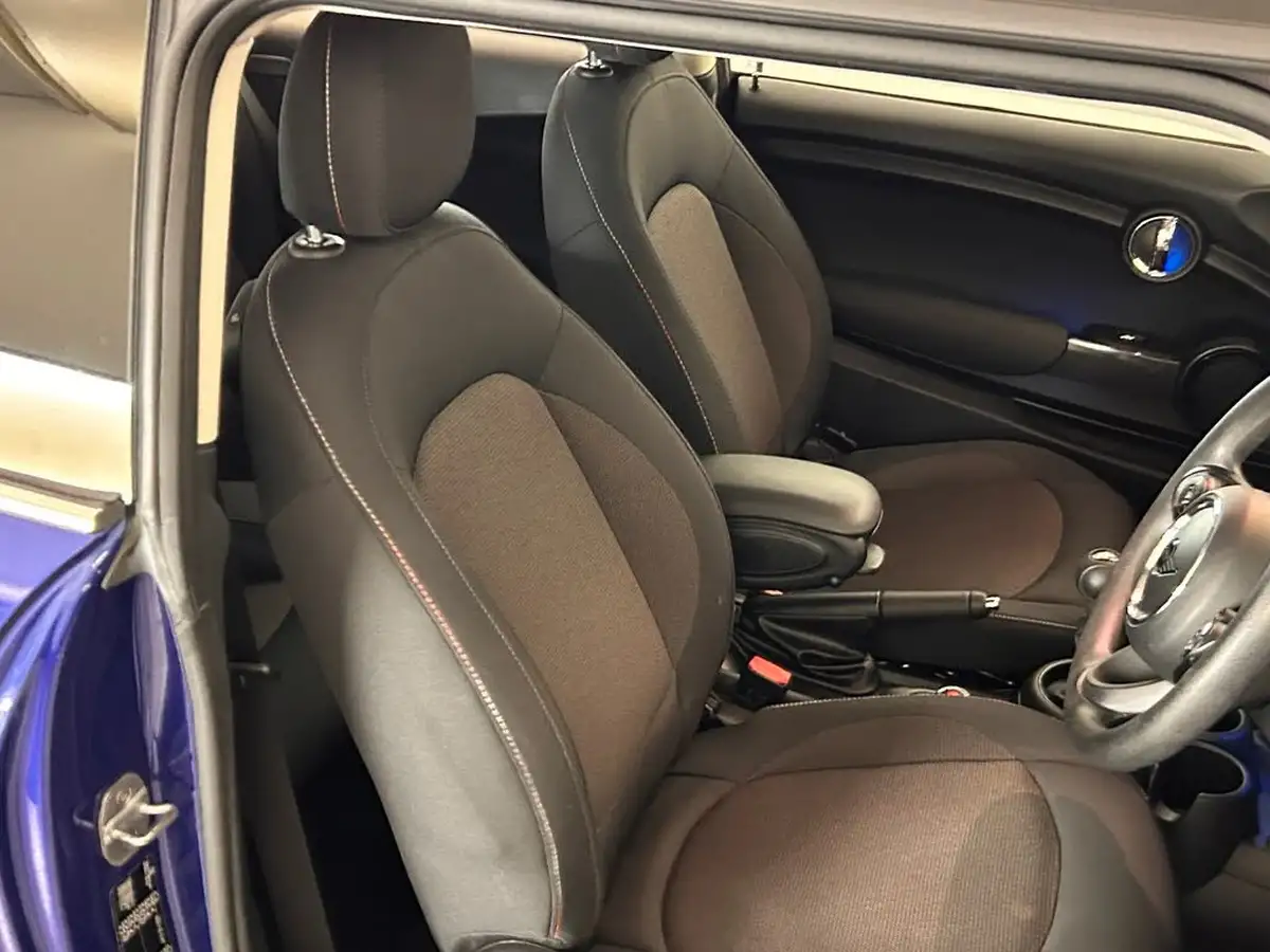 2019-mini-cooper-15-cooper-classic-hatchback-3d-big-25