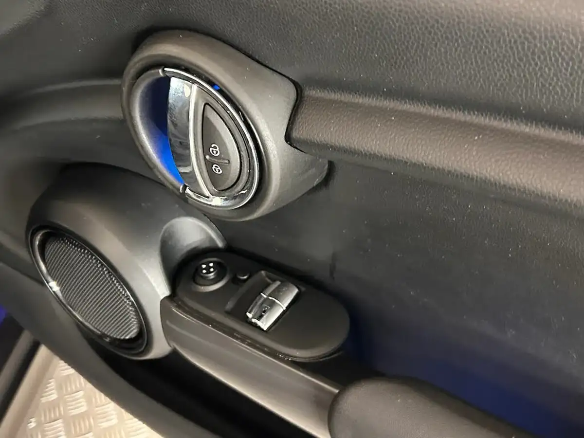 2019-mini-cooper-15-cooper-classic-hatchback-3d-big-21