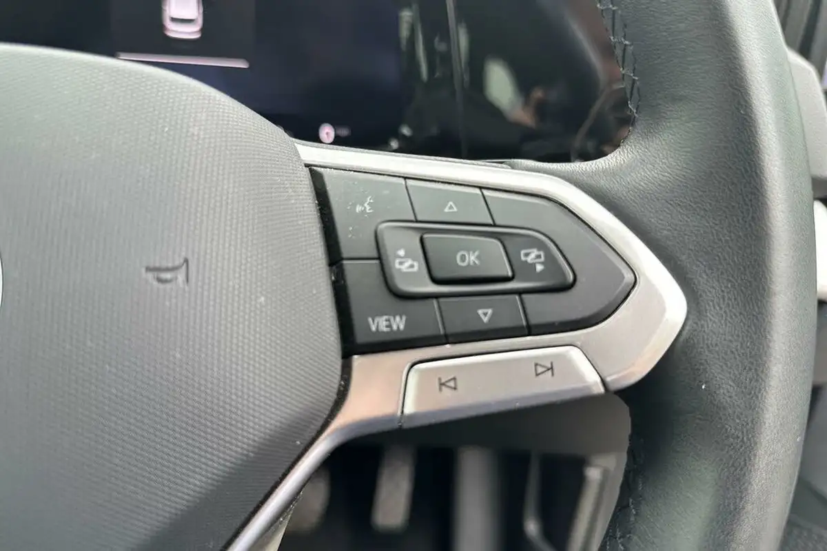 2023-volkswagen-golf-15-etsi-life-130ps-estate-big-44