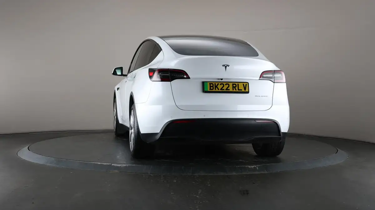 2022-tesla-model-y-e-long-range-big-38