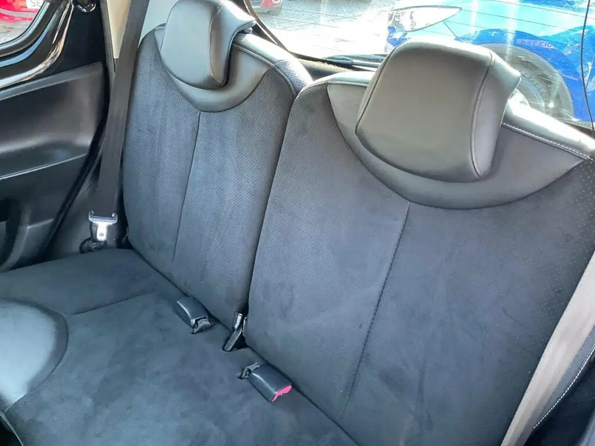 2013-toyota-aygo-10-aygo-ice-5d-big-30