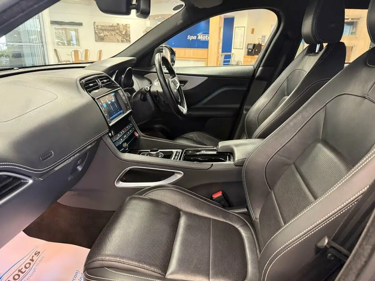 2017-jaguar-f-pace-20-i4d-r-sport-180ps-awd-auto-big-17