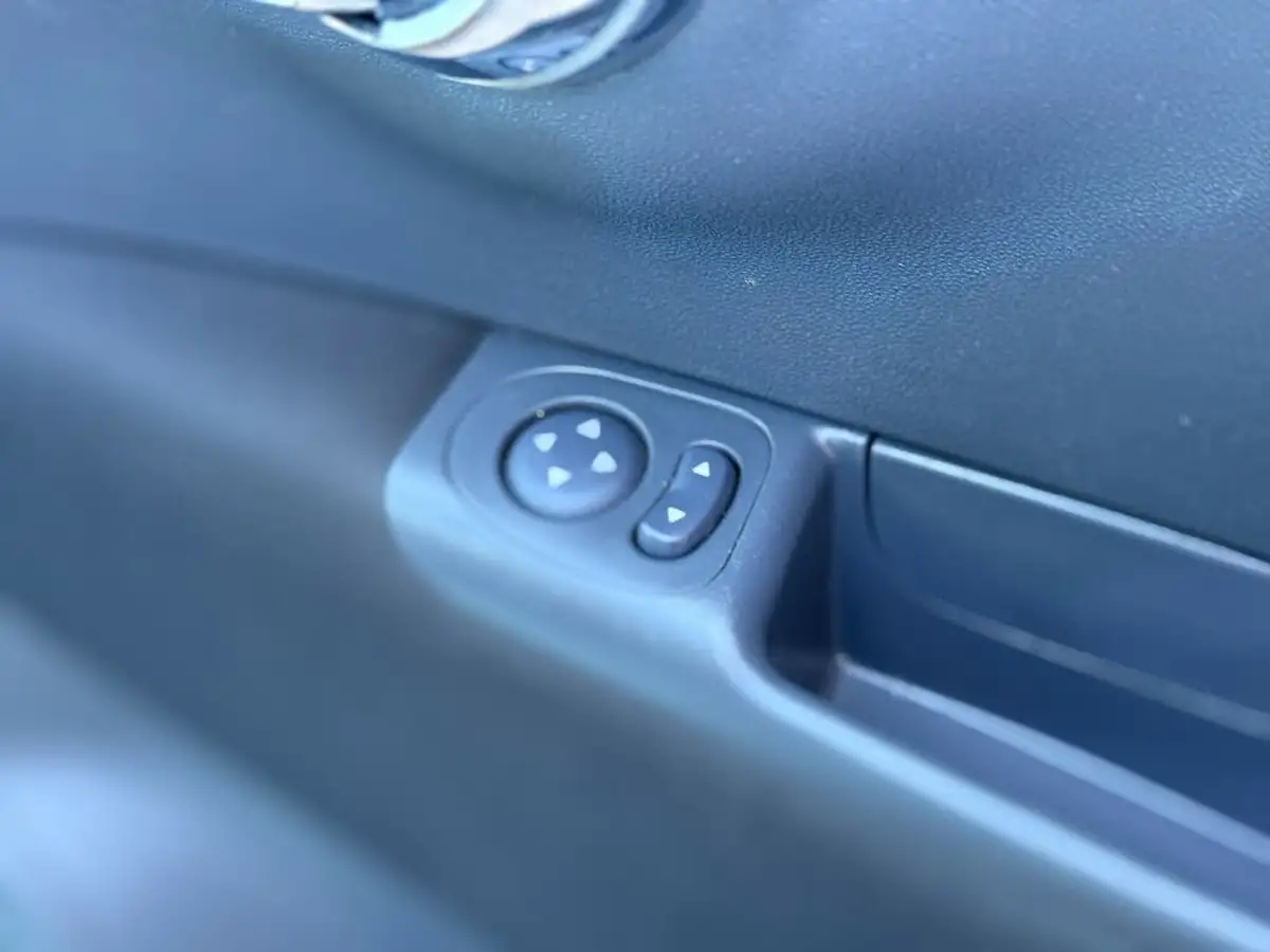 2014-fiat-500-12-lounge-ss-dualogic-big-25