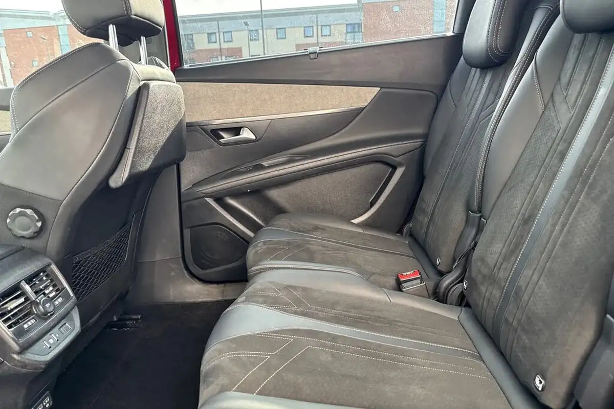2021-peugeot-5008-suv-12-puretech-gt-eat8-big-30