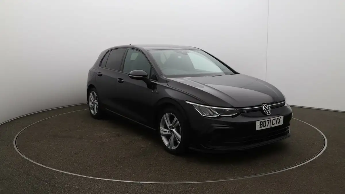 2021-volkswagen-golf-big-37