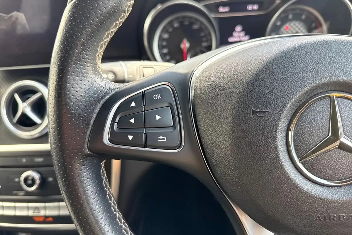 2018-mercedes-benz-a-class-16-a180-sport-edition-ss-big-47