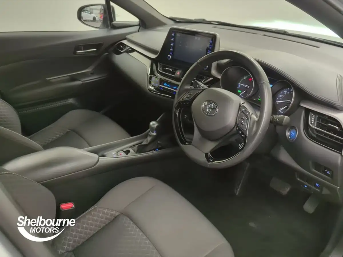 2022-toyota-c-hr-18-vvt-i-icon-big-7