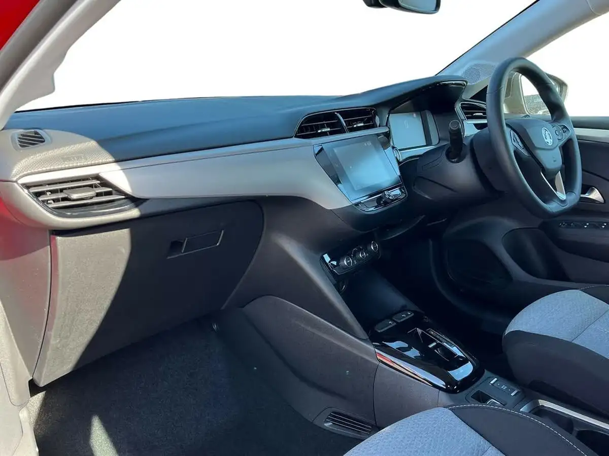 2025-vauxhall-corsa-e-design-electric-136ps-50kwh-big-6
