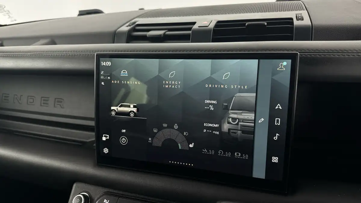 2023-land-rover-110-defender-50-p525-v8-carpathian-edition-big-22