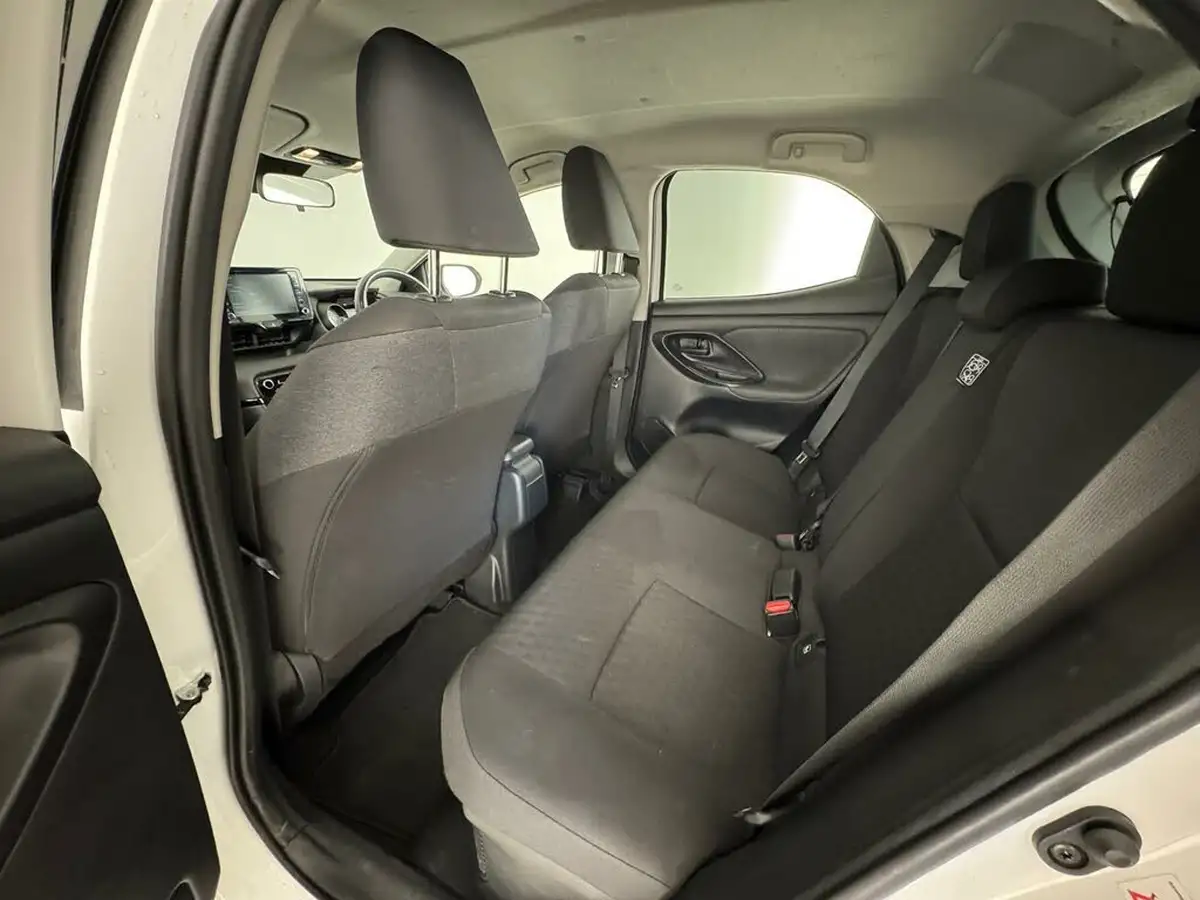 2021-toyota-yaris-15-vvt-i-design-big-13