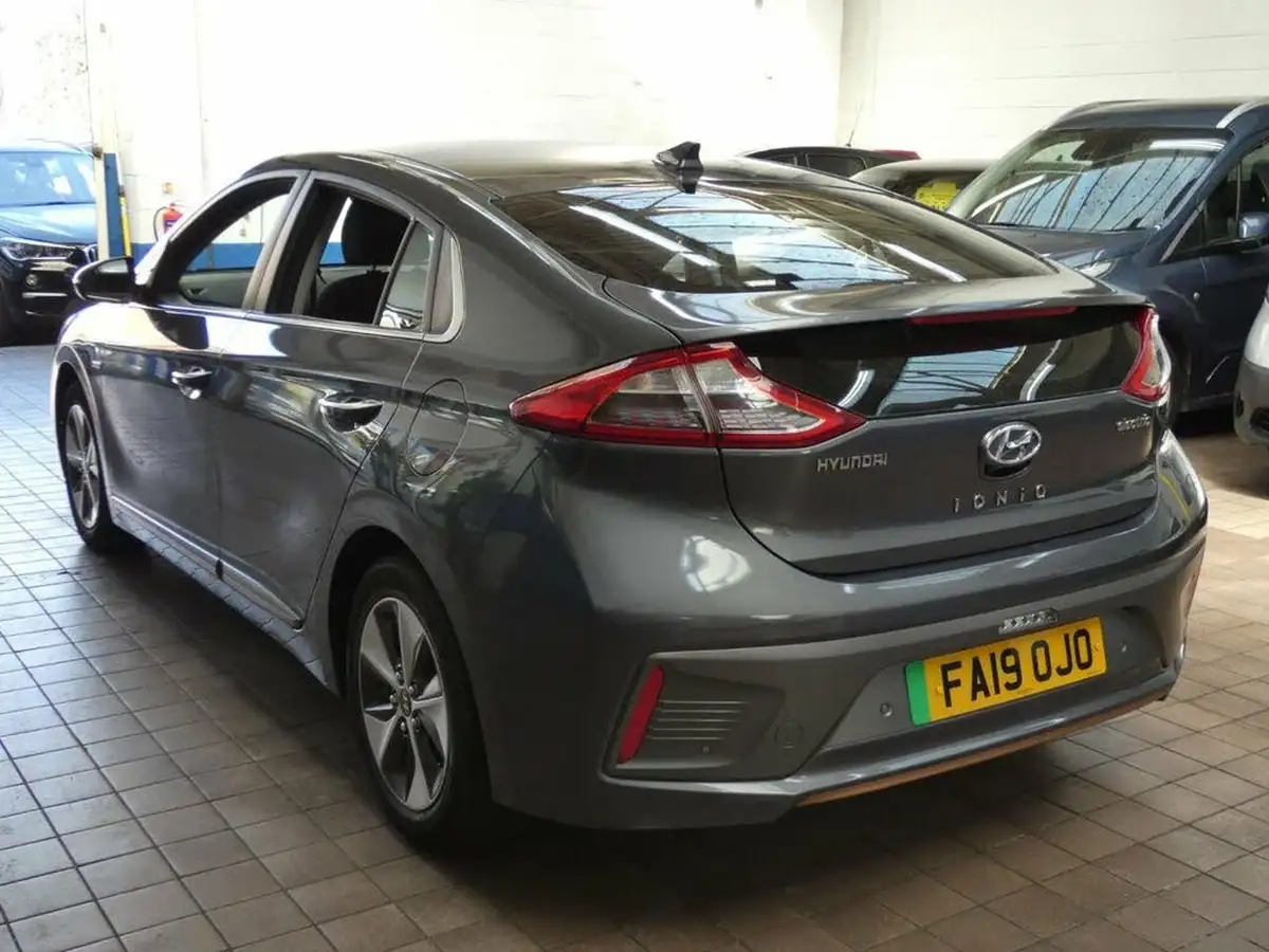 2019-hyundai-ioniq-e-premium-electric-88kw-big-15