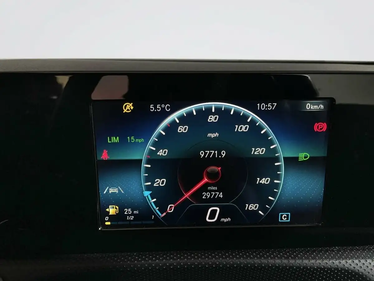 2020-mercedes-benz-a-class-13-a200-sport-saloon-4d-big-16