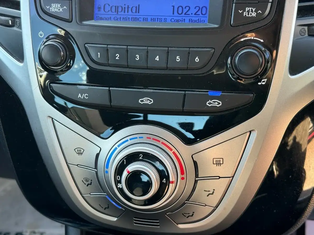 2011-hyundai-ix20-14-active-big-9