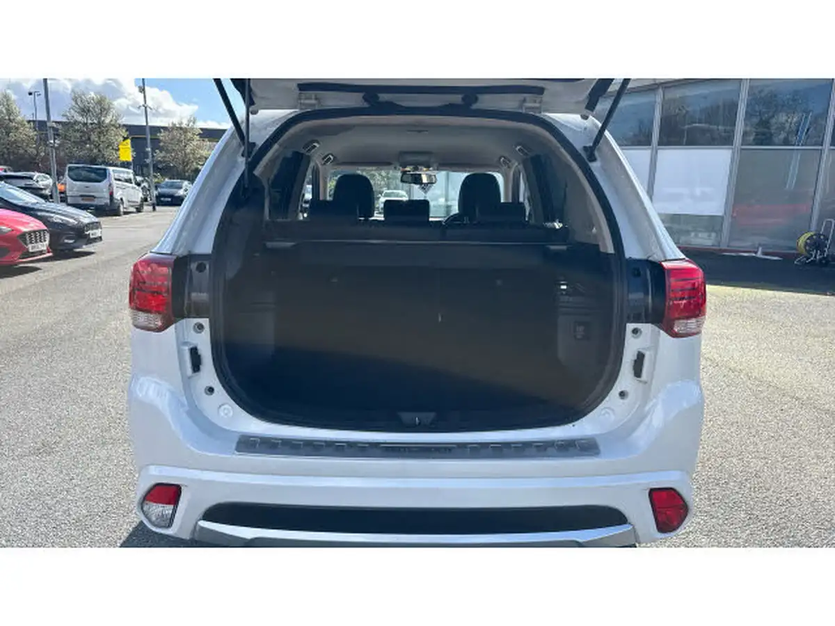 2018-mitsubishi-outlander-20-4h-phev-big-3