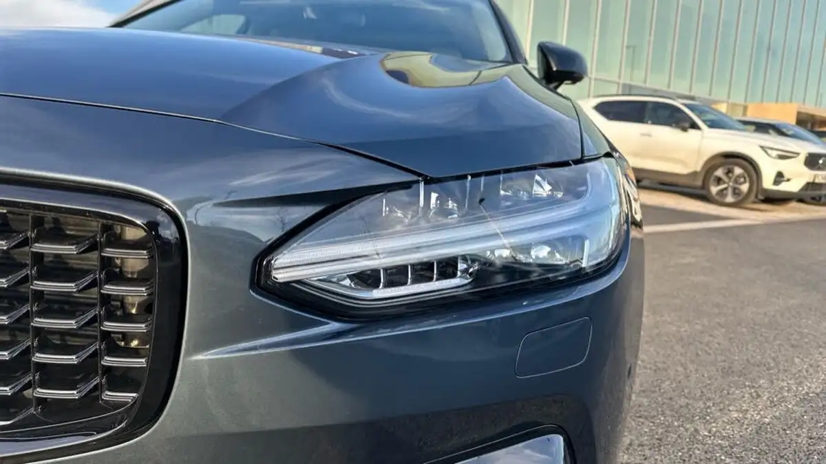 2025-volvo-v90-20-t8-ultra-big-22