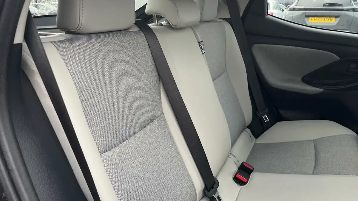 2022-toyota-yaris-15-vvt-i-excel-big-11