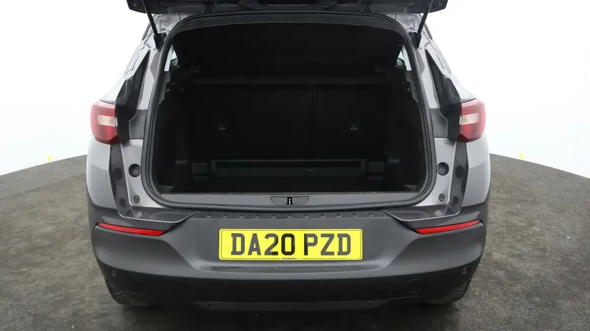2020-vauxhall-grandland-x-12-se-big-16