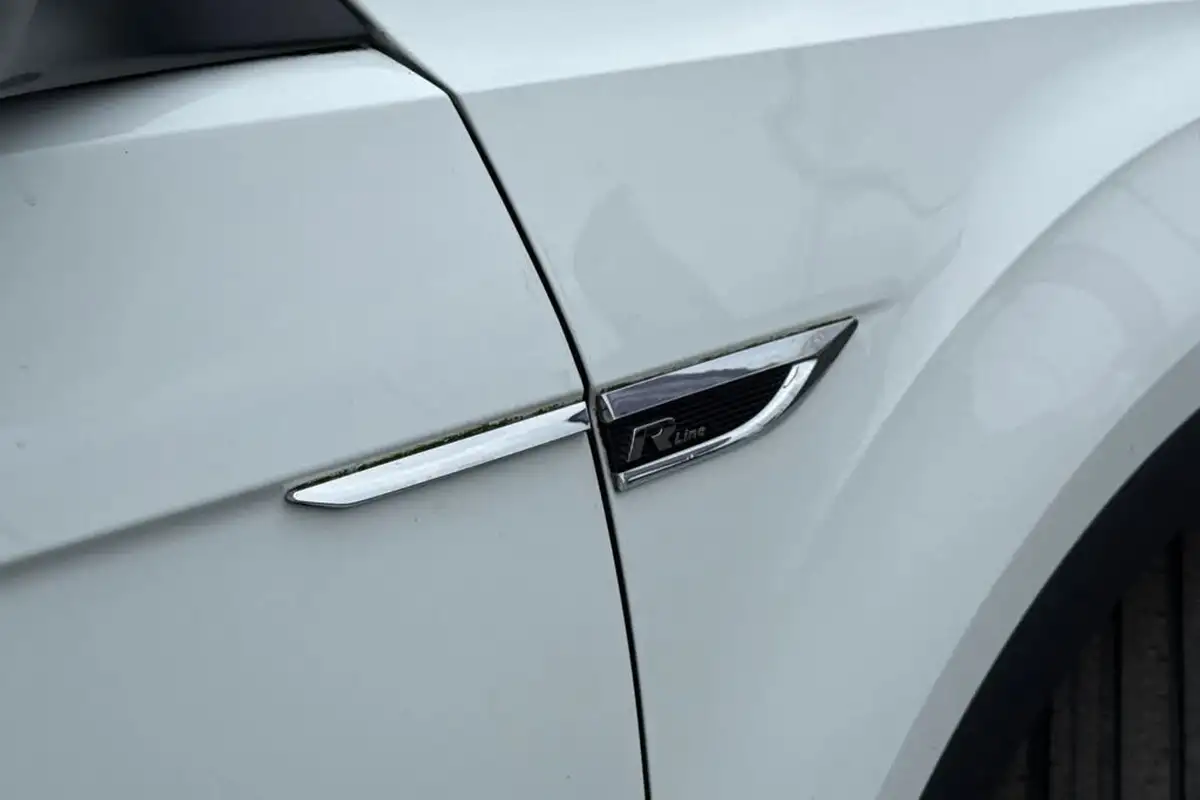 2020-volkswagen-t-roc-15-tsi-r-line-hatchback-5d-big-28