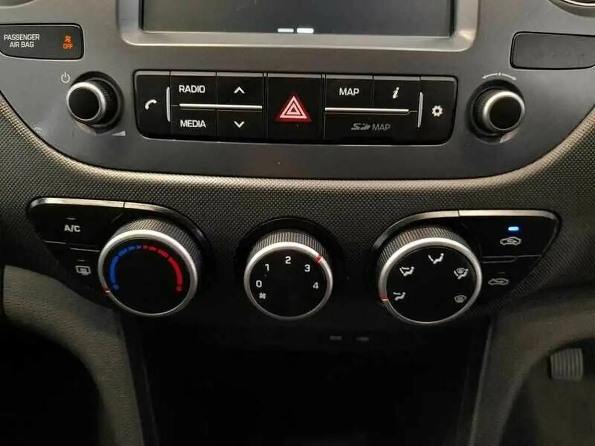 2019-hyundai-i10-10-play-big-26