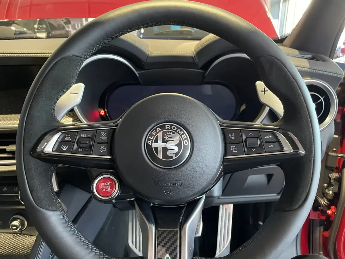 2025-alfa-romeo-stelvio-29-biturbo-quadrifoglio-512bhp-big-52