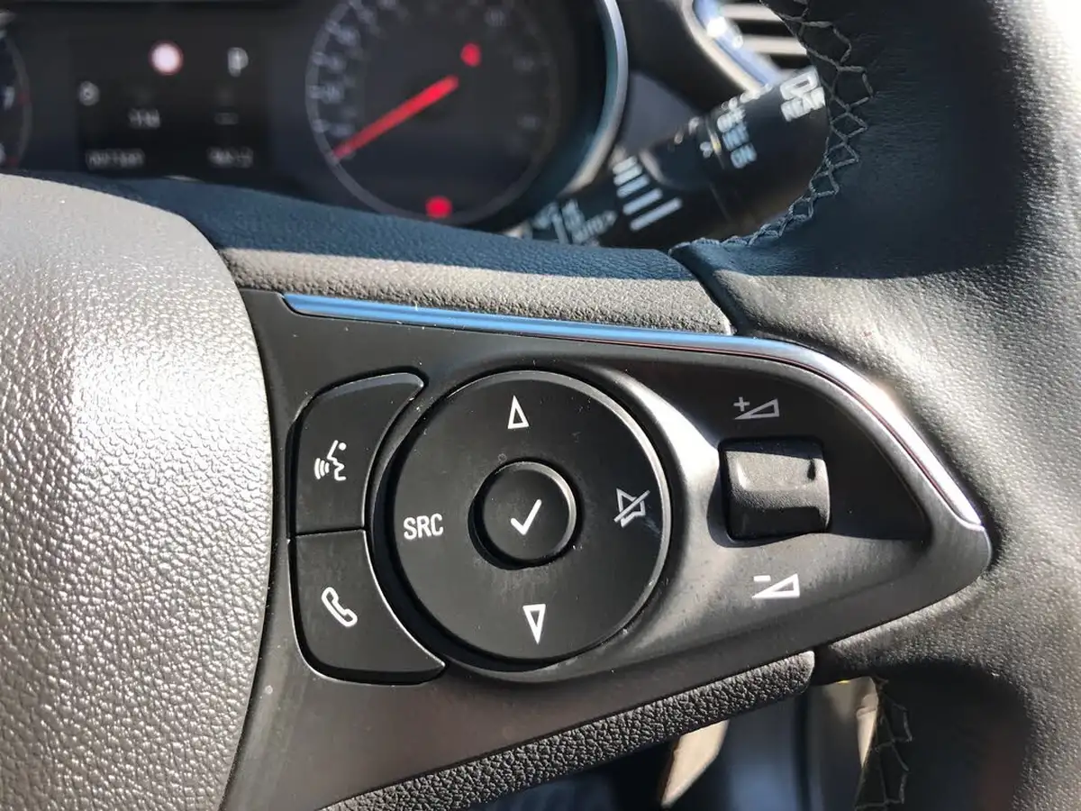 2023-vauxhall-crossland-12-gs-130ps-auto-big-26