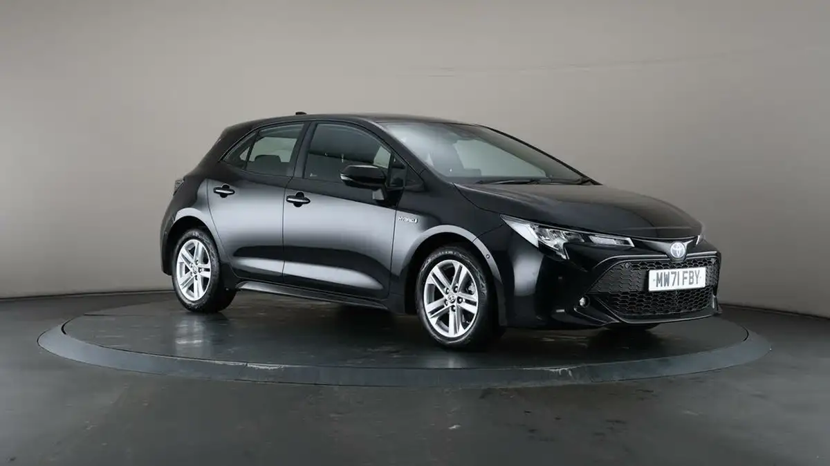 2022-toyota-corolla-18-vvt-i-icon-tech-trk-hatchback-5d-big-1