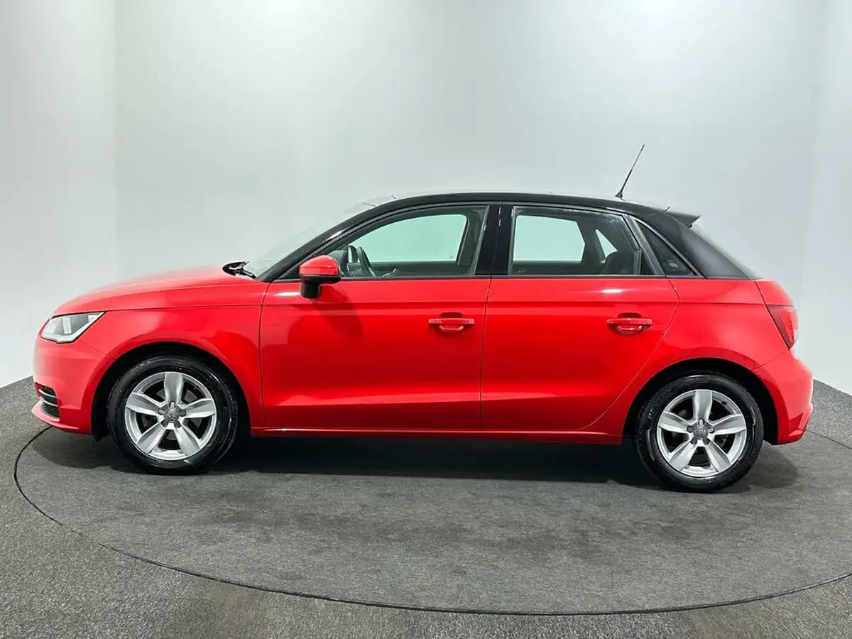 2016-audi-a1-10-tfsi-se-sportback-5d-s-tronic-big-3