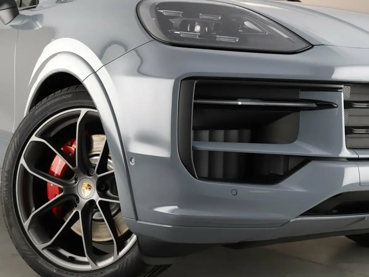 2025-porsche-cayenne-40-v8-s-coupe-big-47