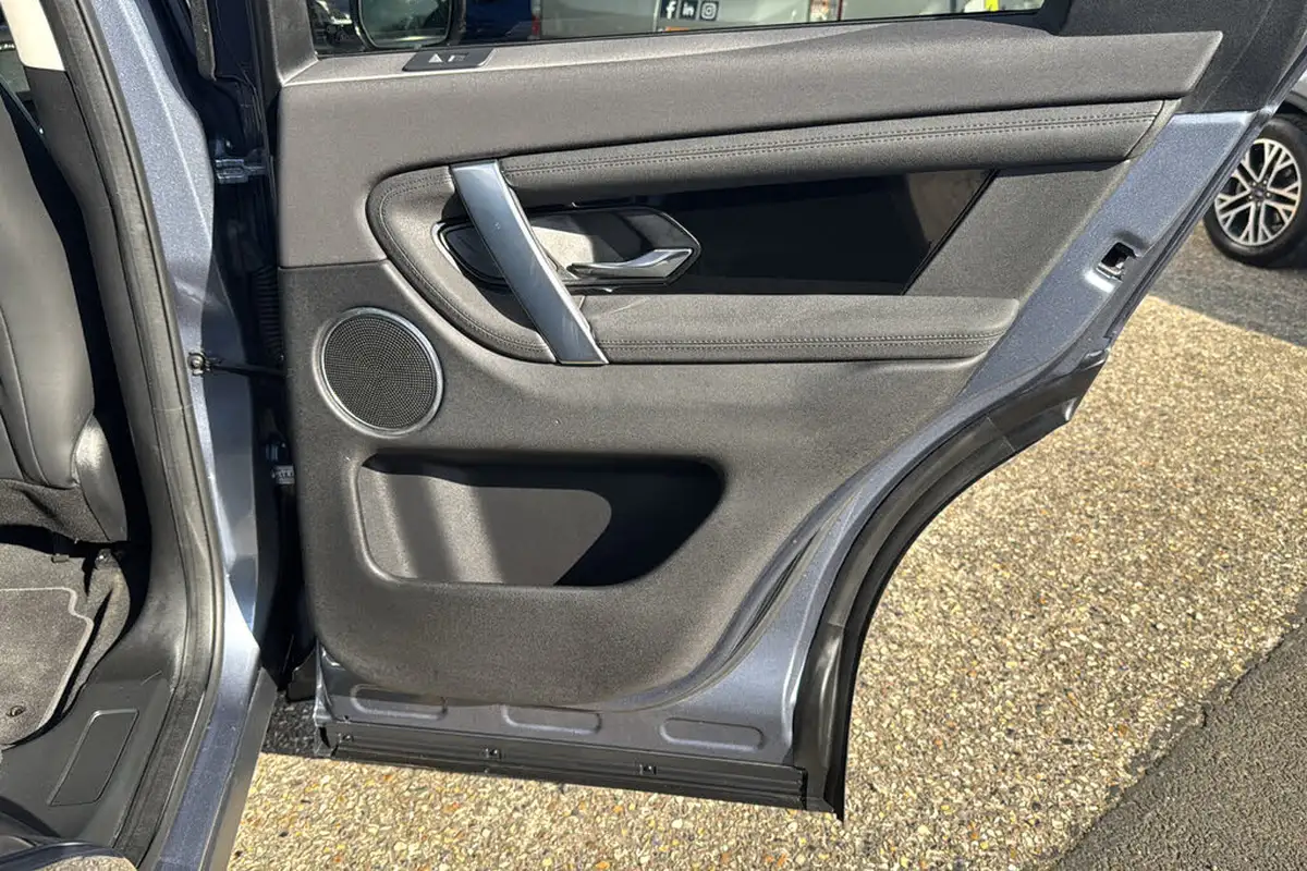 2020-land-rover-discovery-sport-20-d200-s-big-42