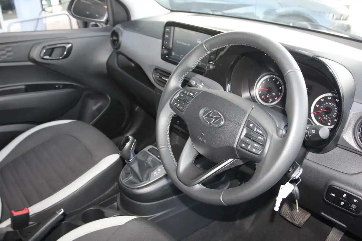 2020-hyundai-i10-12-se-connect-auto-big-15