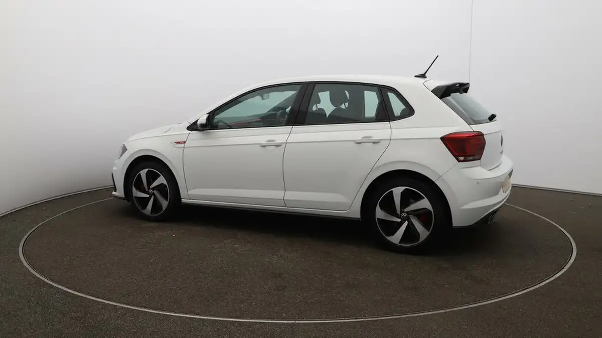 2021-volkswagen-polo-20-tsi-gti-big-39