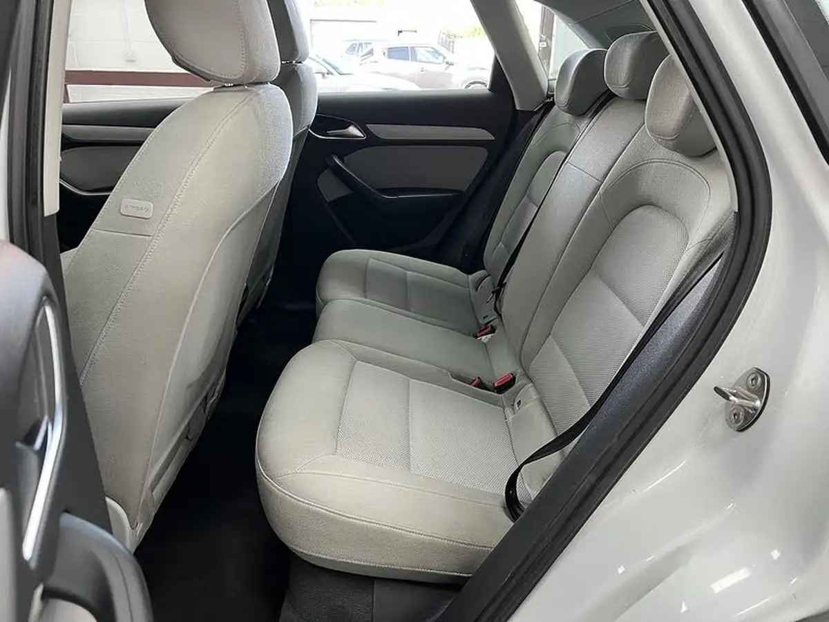 2014-audi-q3-20td-se-140ps-big-14