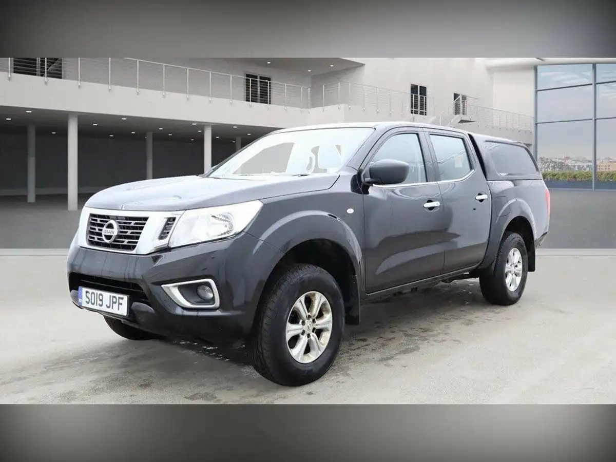 2019-nissan-navara-23dci-acenta-double-big-1