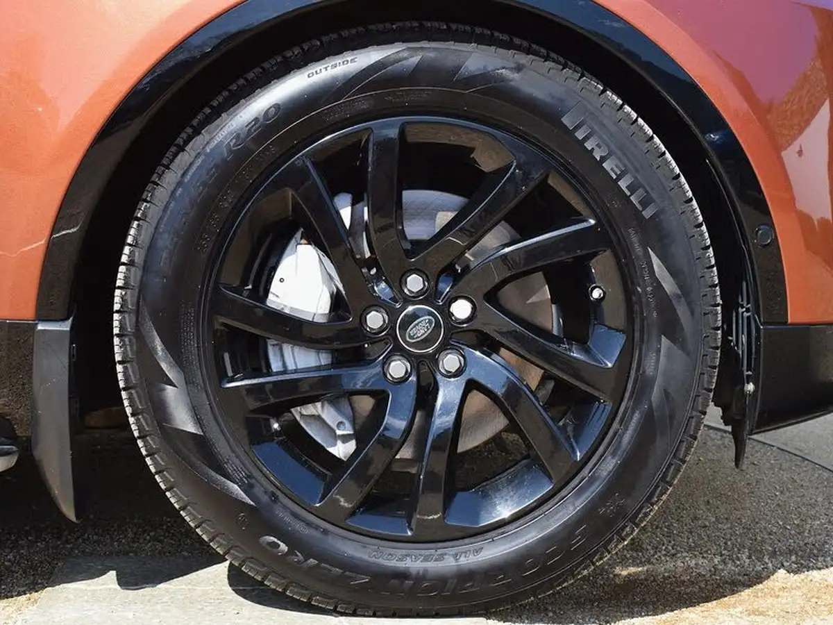 2020-land-rover-discovery-30-sd6-hse-big-27